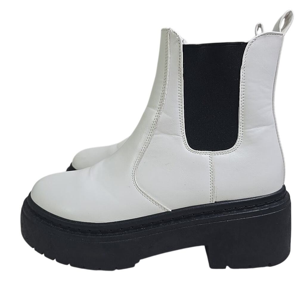 Forever 21 White Black Combat Platform Chelsea Womens 7 Chunky Ankle Boots